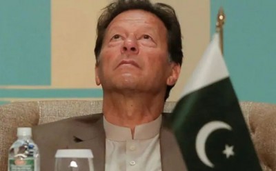 पाकिस्तानी रुपया 70  प्रतिशत से अधिक गिरा , इमरान खान की हुई  आलोचना