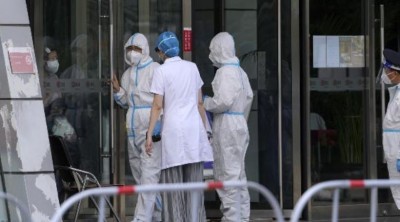 '3 माह-3 लहरें..', कोरोना की चपेट में चीन, बीजिंग की 70 फीसद आबादी संक्रमित