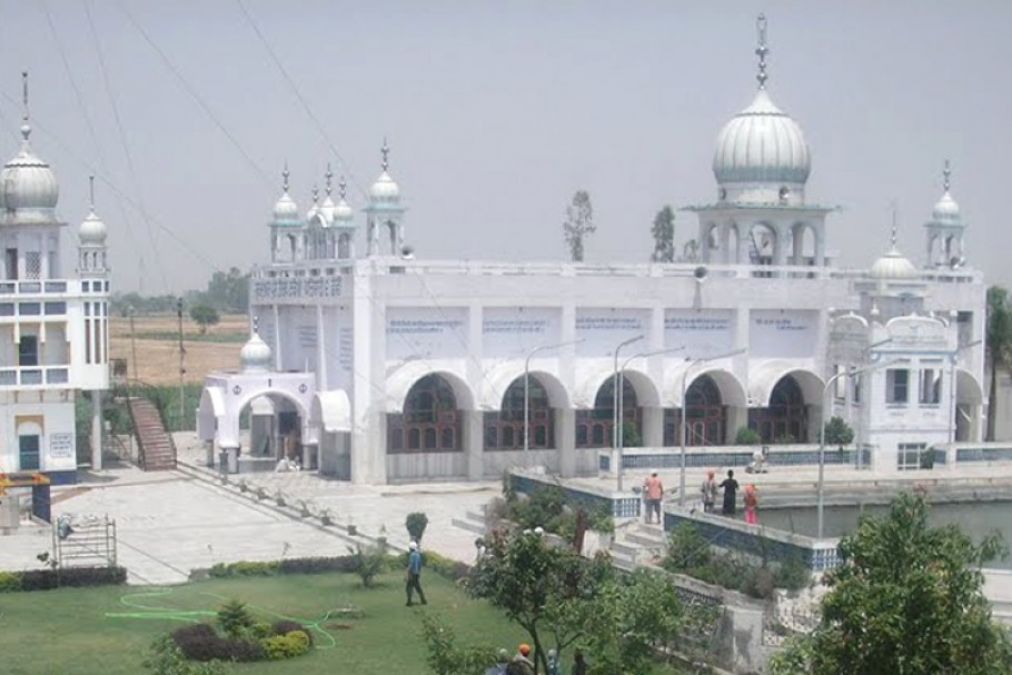 हिन्दू श्रद्धालुओं के लिए एक और मंदिर खोलने जा रहा पाकिस्तान, जानिए क्या है 'पंज तीरथ' की विशेषता