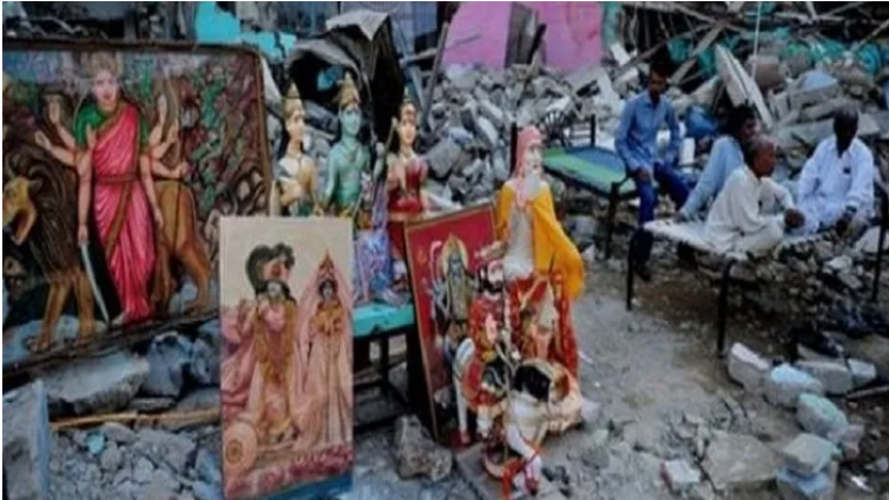 पाकिस्तान में हिन्दू मंदिर तोड़ने वाले चारों आरोपी रिहा, शिकायतकर्ता ने वापस लिया केस