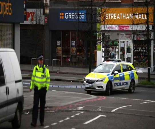 लंदन में इस्लामिक युवक की पुलिस से मुठभेड़, अधिकारियों ने किया ढेर