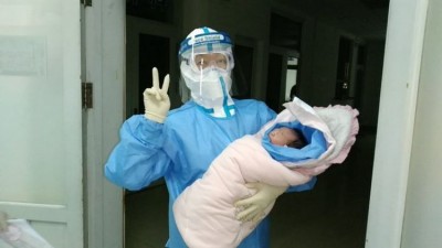 कोरोना वायरस से पीड़ित महिला ने दिया स्वस्थ बच्चे को जन्म