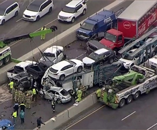 Tragic road accident in America, six dead and dozens injured