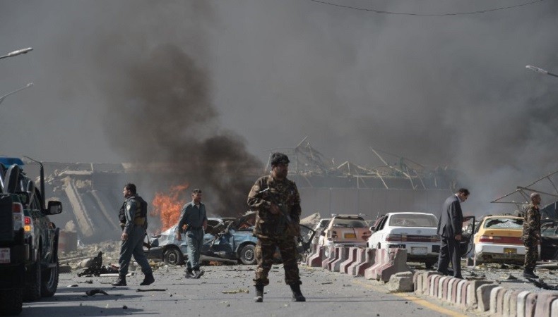अफ़ग़ानिस्तान: तालिबान के आतंकियों पर किए गए हवाई हमले में 8 नागरिकों की मौत