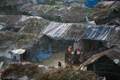 शरणार्थी शिविर में ईसाईयों को घर में घुसकर पीटा, चर्च और स्कूल में की तोड़फोड़