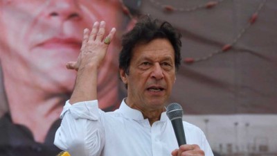 Pak PM Imran Khan on tension with army, said- I am not afraid of the army ...