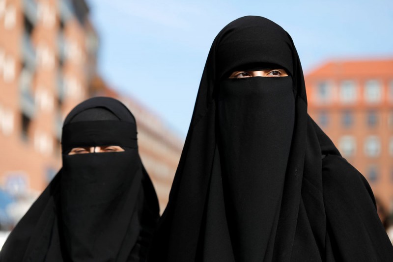 Sri Lankan parliament committee proposes immediate burqa ban