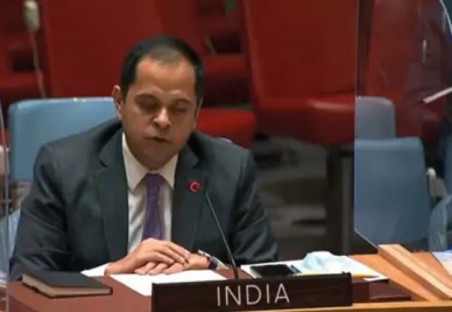 UN में यूक्रेन पर चल रही थी बैठक, कश्मीर राग अलापने लगा PAK, भारत ने जमकर लताड़ा