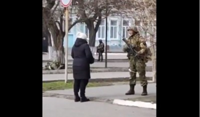 Video: Ukraine's elderly woman confronted Russian soldier, said such a thing