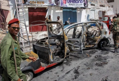 Blast outside Somalia parliament, 10 injured and four killed