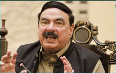 Sheikh Rashid says 'farmers' movement in India' responsible for power cut in Pakistan