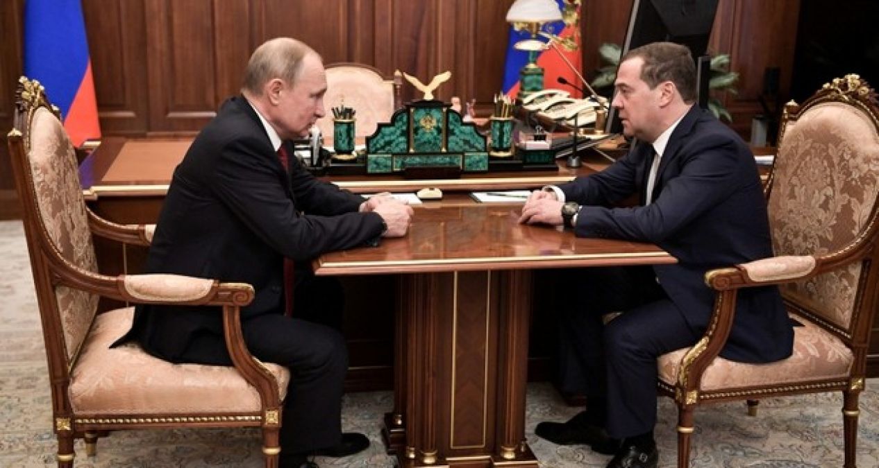 रूस के प्रधानमंत्री ने दिया इस्तीफा, जनता के सामने अपनी नेतृत्व क्षमता पर​ दिया जवाब