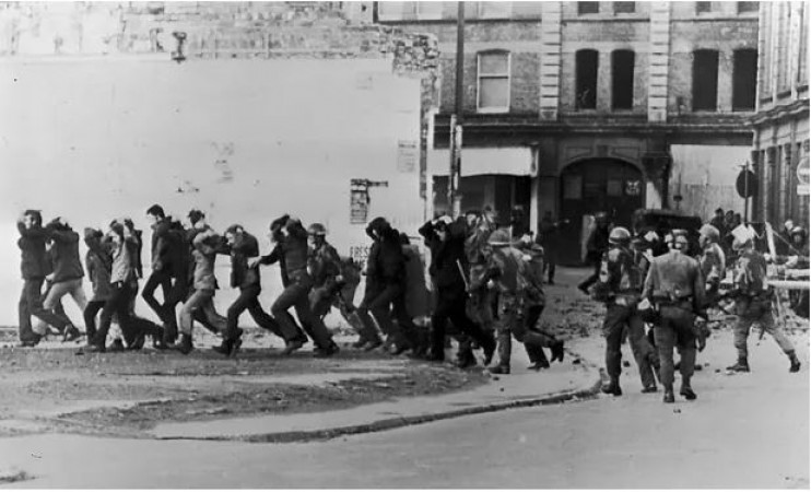 500 people were killed on road.., know what is the history of Bloody Sunday?