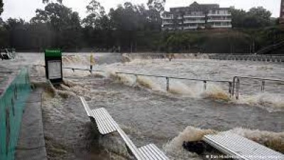 ऑस्ट्रेलिया में मूसलाधार बारिश के चलते संकट में पड़ी  32000 लोगों की जिंदगी