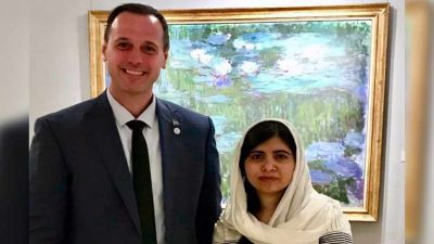 The Canadian leader shared a photo with Malala, saying: 