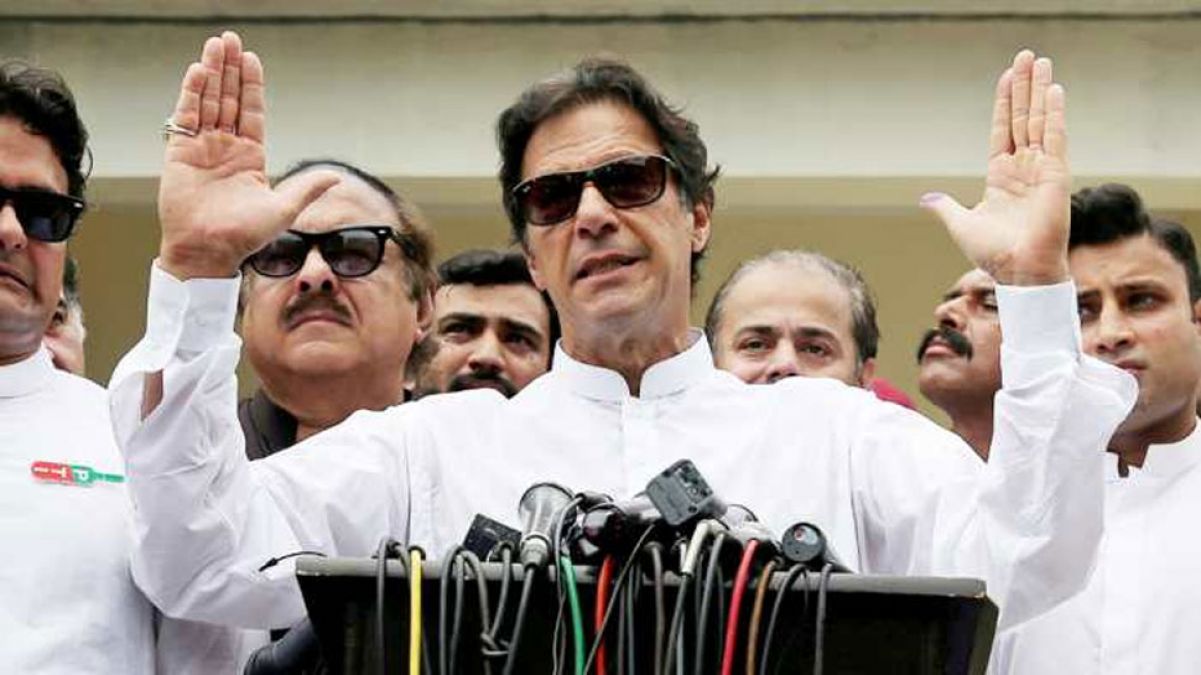 Imran Khan to visit US, Will save hotel money and stay at embassy