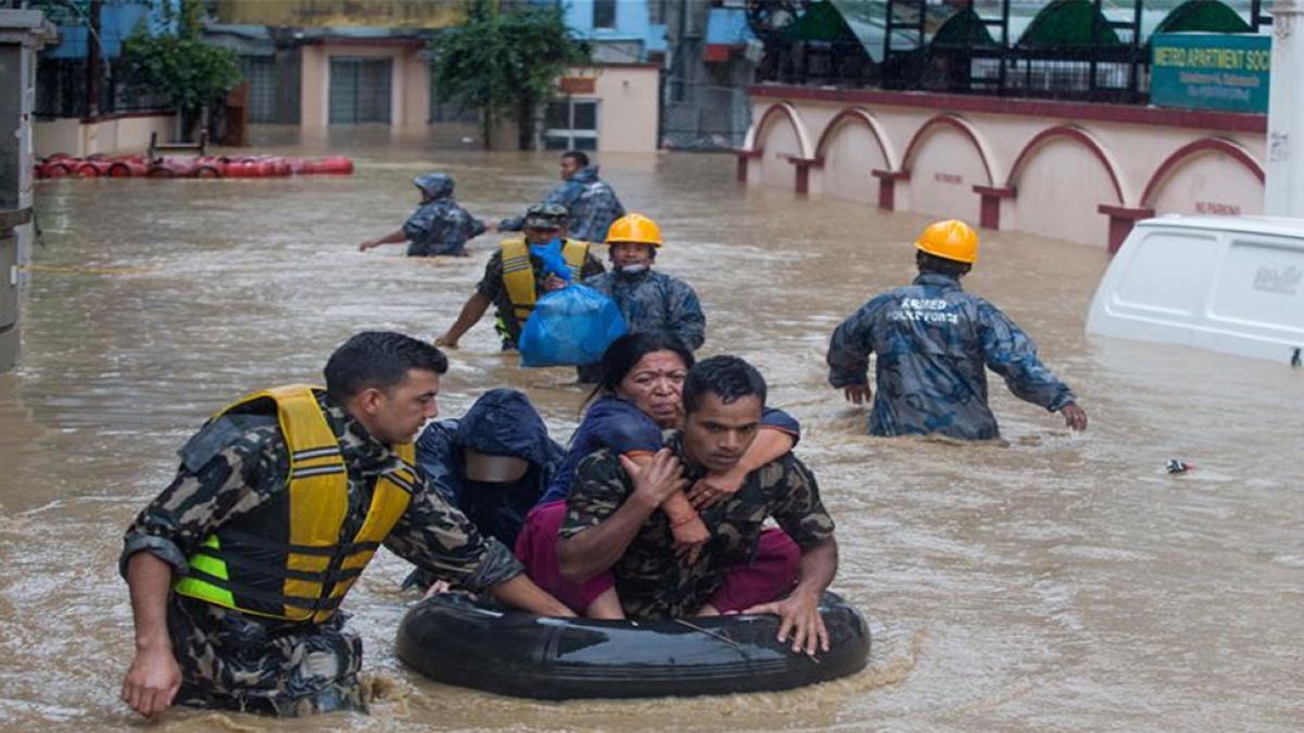 नेपाल में बाढ़ और भूस्खलन ने मचाई तबाही, अब तक 15 लोगों की मौत