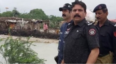 पाकिस्तान: मंदिर पर डकैतों ने रॉकेट लॉन्चर से किया हमला, 2 दिन पहले ढहा दिया गया था माता का 150 साल पुराना मंदिर