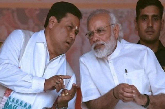 PM Modi talks with Assam cm Sarbanond Sonowal over flood in the state
