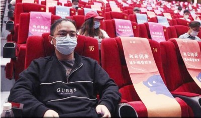 कोरोना महामारी के बीच इस देश में खुले मूवी थिएटर, कड़े नियमों के साथ मिली इजाजत