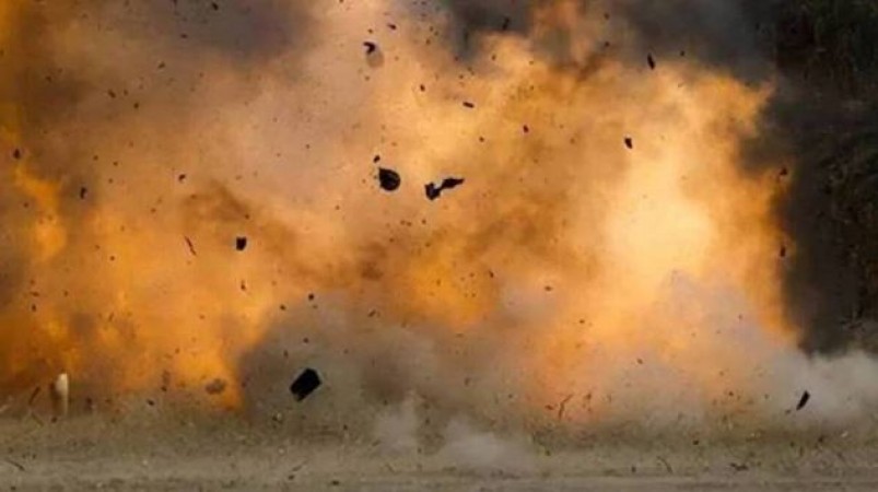 Police patrol killed, 2 passersby hurt in Pakistan grenade attack