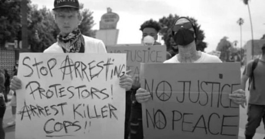 जॉर्ज फ्लॉयड केस: प्रदर्शनकारियों के समर्थन में उतरे मशीन गन केली और ट्रैविस बार्कर