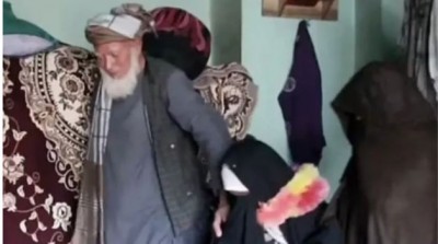 55 वर्षीय कुर्बान ने 9 साल की बच्ची को 'पत्नी' बनाने के लिए ख़रीदा, Video देख सिहर उठेंगे आप