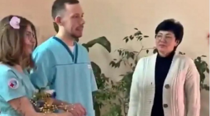 VIDEO! Amidst Russia-Ukraine war, couple got married in hospital