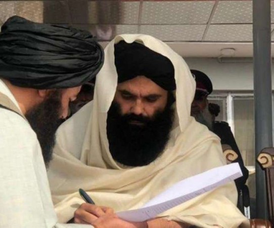 बड़ी खबर! पहली बार पूरी दुनिया के सामने आया तालिबान का गृह मंत्री हक्कानी