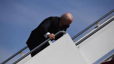 Joe Biden skidded 3 times while climbing plane, video goes viral