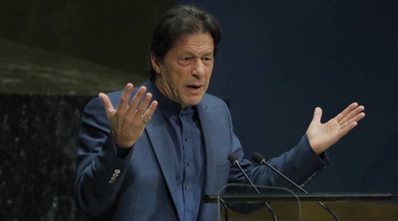 कोरोना के कहर से घुटनों पर आया पाकिस्तान, इमरान खान ने लोगों से की ये अपील