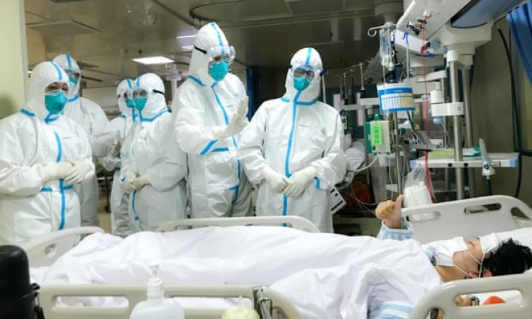 बचाने वाला ही बना शिकार, कोरोना से जंग लड़ रहे 51 डॉक्टर्स की संक्रमण से मौत