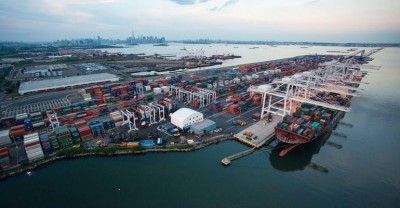 न्यूयॉर्क बंदरगाह पर पहुंचा 'जहाजी' अस्पताल, लेकिन नहीं करेगा 'कोरोना' मरीजों का उपचार, जानिए कारण