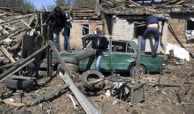 यूक्रेन के स्कूल पर रूस ने की बमबारी, 60 लोगों की मौत की आशंका