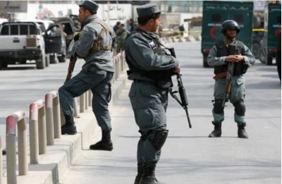 अफगानिस्तान में आर्थिक मांग को लेकर चल रहे प्रदर्शन के बीच हुई गोलीबारी