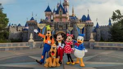 Chinese citizens eager to go to Disneyland Park, 24 thousand tickets sold in few minutes