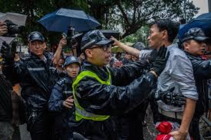 Anger of protesters increases in Hong Kong, police did this work