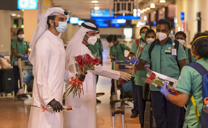 कोरोना संकट में UAE की मदद करने दुबई पहुंची भारतीय नर्सें, हुआ भव्य स्वागत