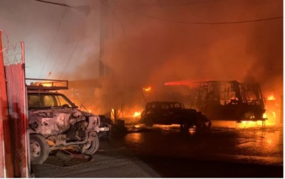 सैन होज़े के मल्टिपल कार डिपार्टमेंट में लगी भीषण आग