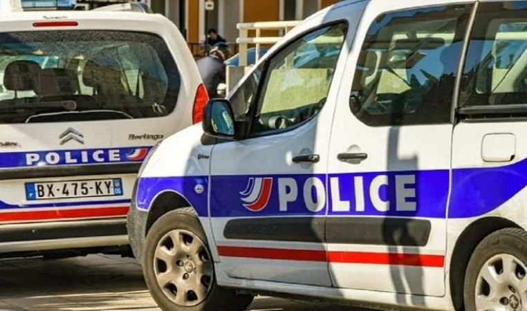 In France, the attacker killed the policeman with a knife, was arrested