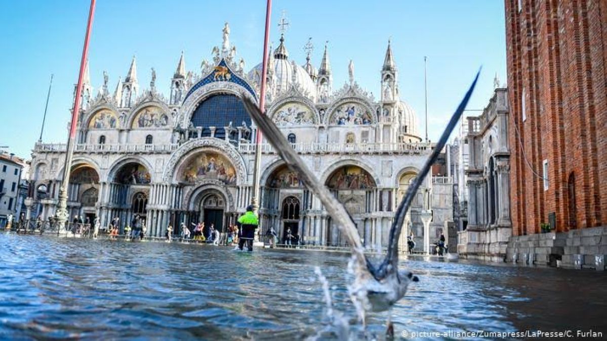 बाढ़ ने बदल दी नहरों के शहर की सूरत, इटली के प्रधानमंत्री ने बताया दिल तोड़नेवाला वक्त