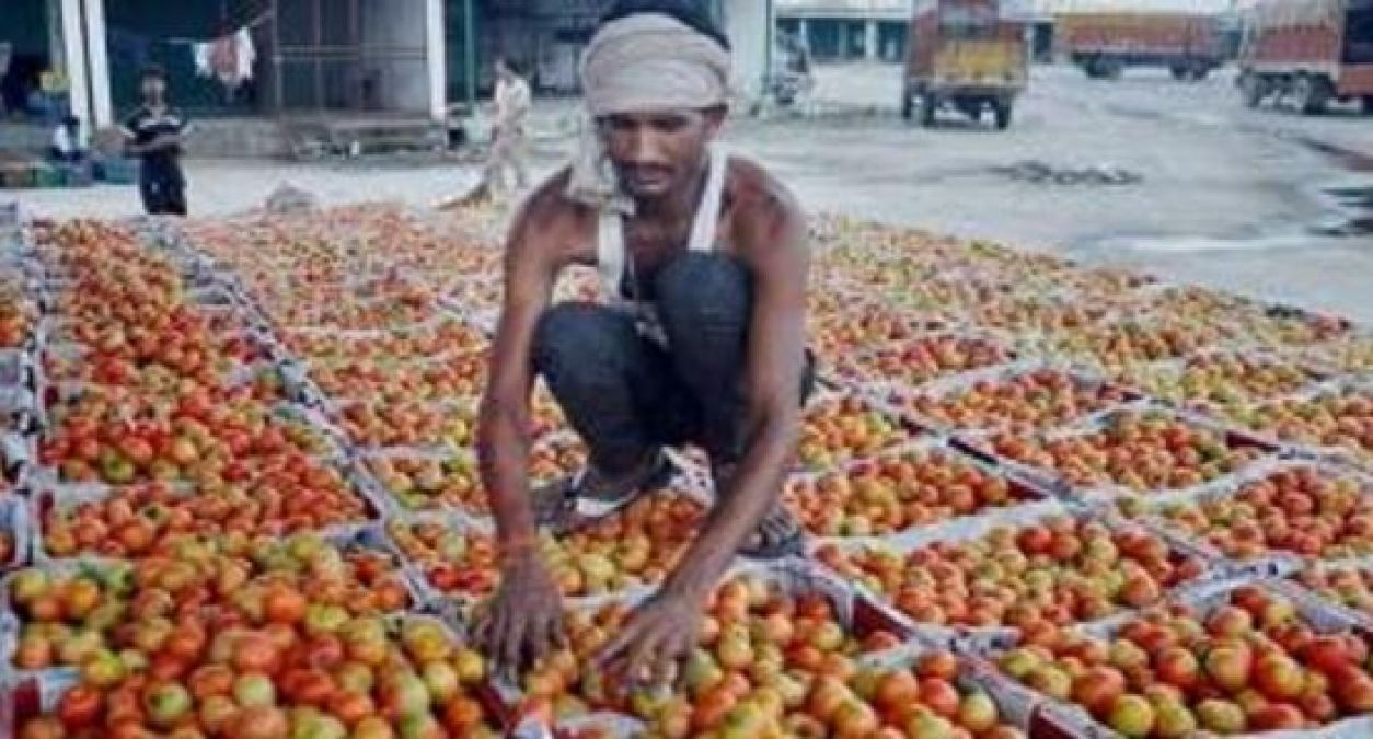 पाकिस्तान के लोगों पर महंगाई की मार, सब्जियों के दाम छू रहे आसमान