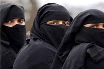 हिजाब प्रतिबंध को लेकर मुस्लिम संगठनों ने आज कर्नाटक बंद का आह्वान किया है