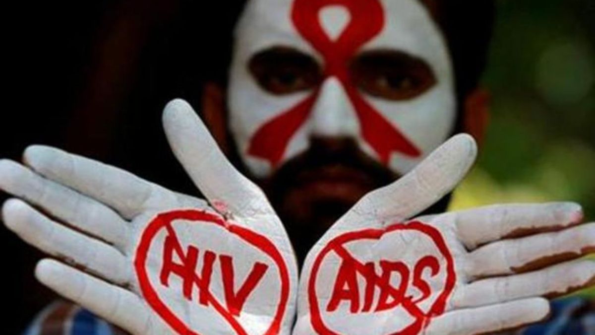 Over 300 children die everyday from AIDS-related causes