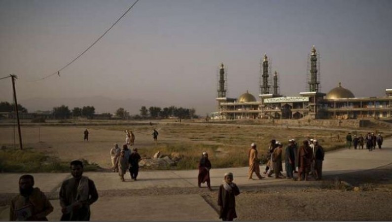 Bomb blast at Kabul mosque leaves 8 dead, many injured