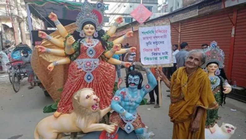मुस्लिमों ने 'दुर्गा मंदिर' में हिन्दुओं को नहीं करने दी पूजा, शिफ्ट करनी पड़ी मूर्तियां