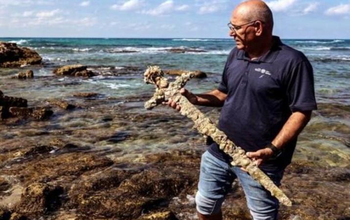 समुद्र की तलहटी में मिली 900 साल पुरानी 'धर्मयुद्ध' की तलवार