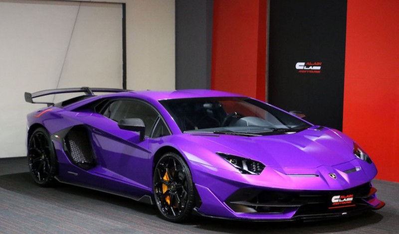 Police seize Lamborghini car worth Rs 5 crores, car owner returned home while crying
