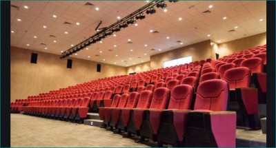 कोरोना के बढ़ते मामलों के बीच पाकिस्तान में इस दिन से खुलेंगे सिनेमा हॉल