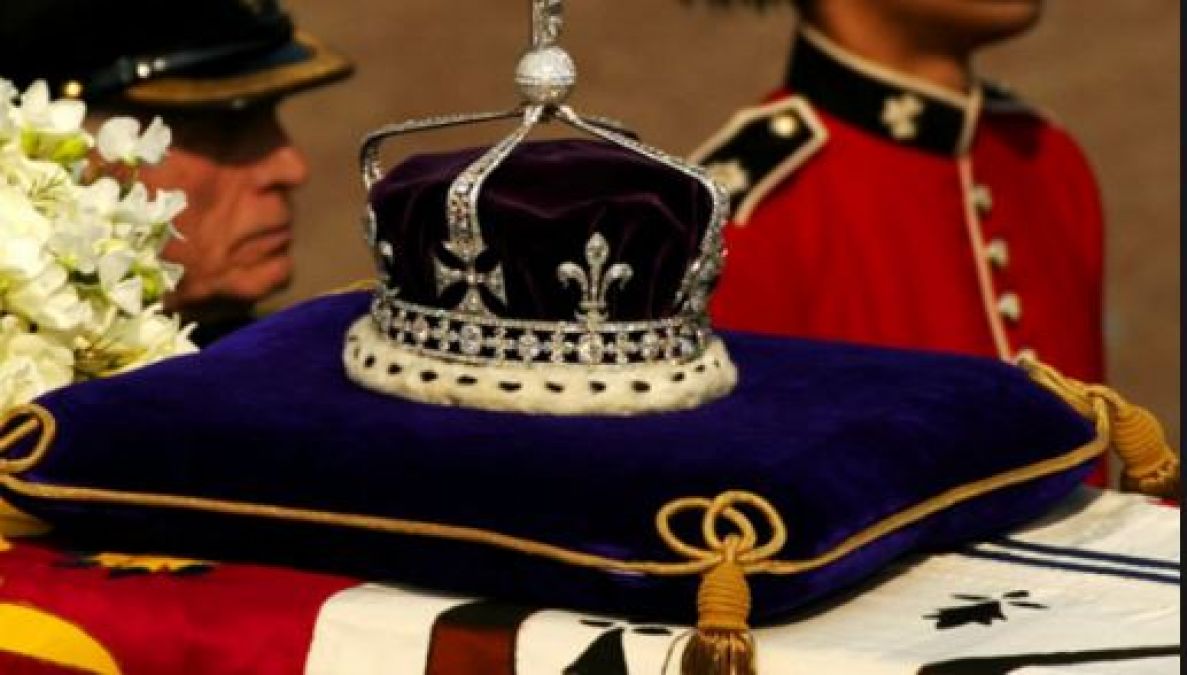 Hearing the price of Queen Elizabeth's crown you'll be shocked